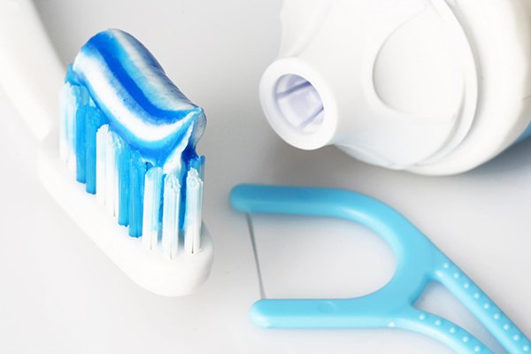 Dental Tips: Top 4 Amazing Benefits of Brushing & Flossing