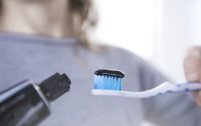 Activated Charcoal – Friend or Enemy of your White Smile?